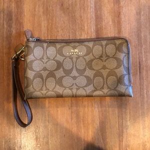 Beautiful Coach Wallet/Wristlet